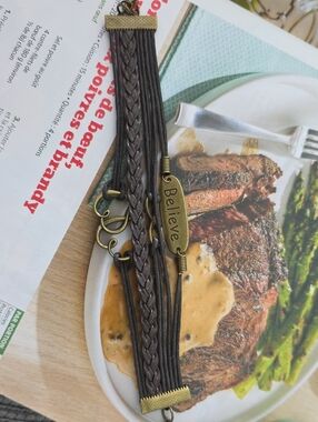 Men's/Women's Brown Multi-Layer Boho Bracelet with "Believe" Plate and Bronze Ch